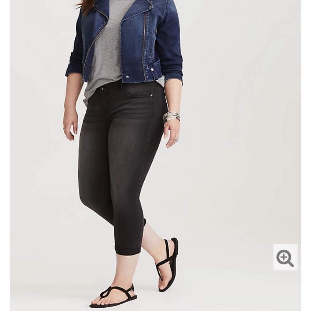 Torrid Crop Stretch Skinny Jegging Jeans Size 16